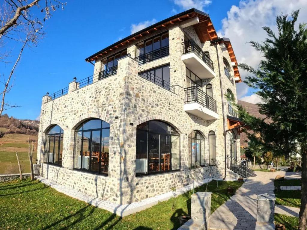 Hotel Bujtina Vrenezi Peshkopi Zewnętrze zdjęcie